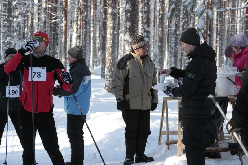 Klikkaamalla seuraava kuva